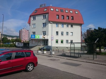 KANCELÁRIE 225 M2 PRI POLIKLINIKE TEHELNÁ